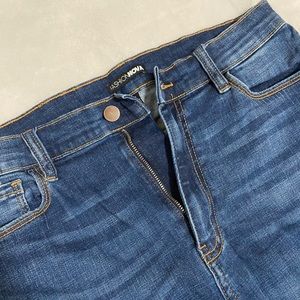 Fashion nova jeans.